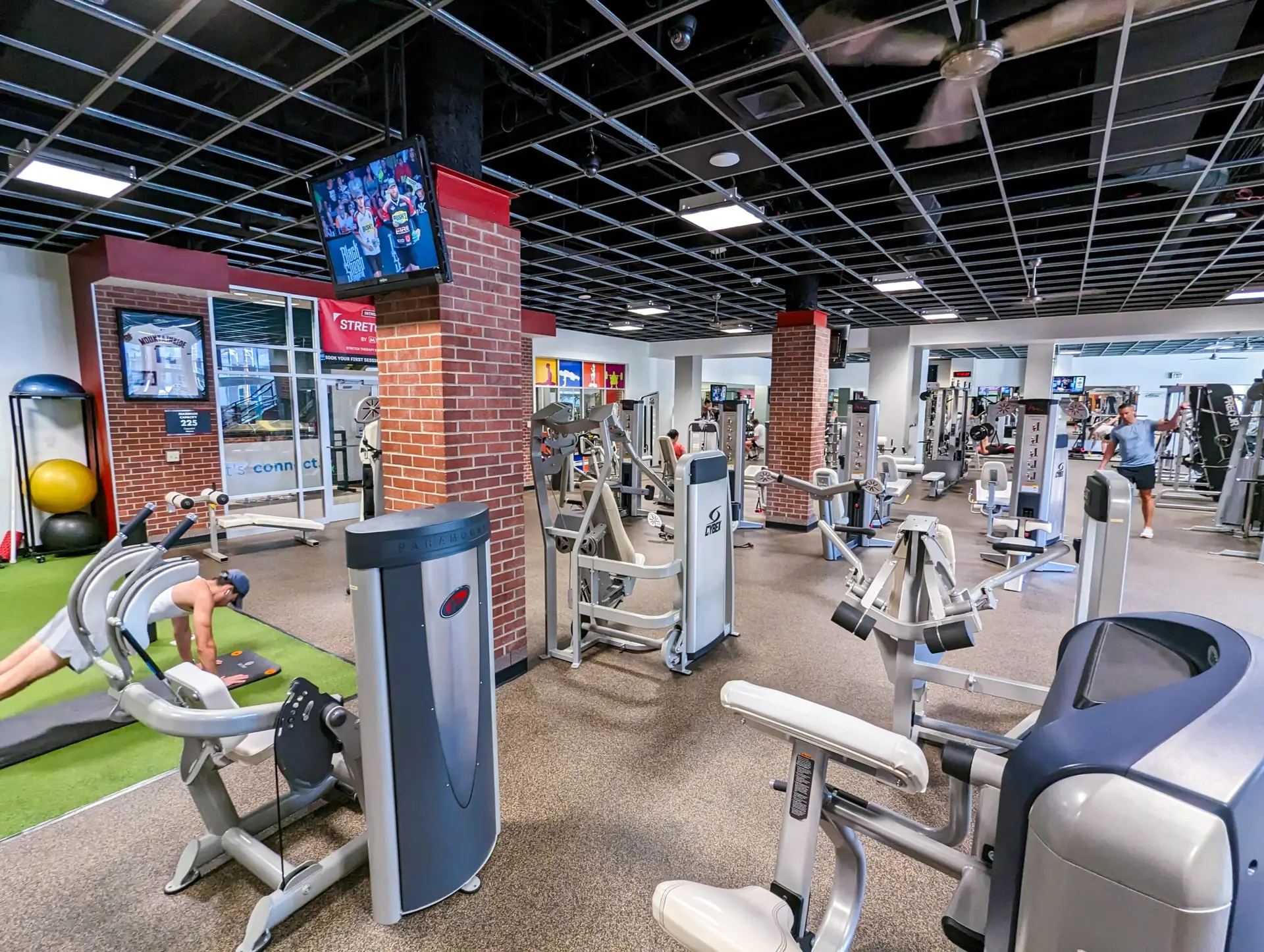 PXL_20230614_234911440-cc-min