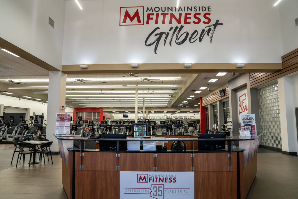 Gilbert-Front Desk