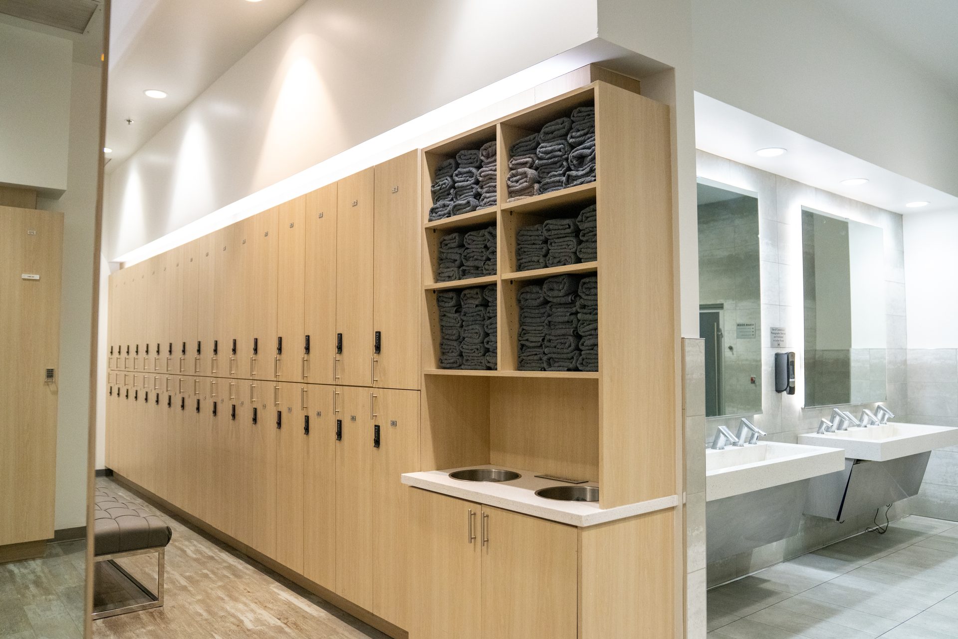 Ahwatukee-LockerRoom02